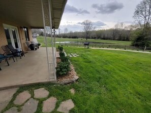 Terrace/patio - Tennessee 50-Acre Getaway (Cypress Inn)