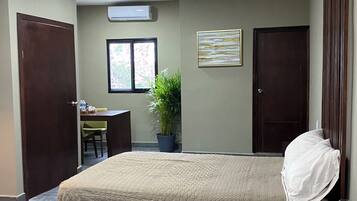 6 bedrooms, iron/ironing board, WiFi, bed sheets