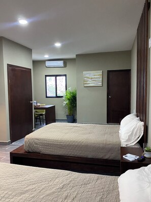 6 bedrooms, iron/ironing board, WiFi, bed sheets