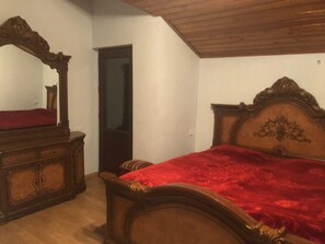 4 bedrooms, iron/ironing board, WiFi, bed sheets - Rest, relaxation, family, fishing, healing air, swimming, river, (Dusheti, Georgia)