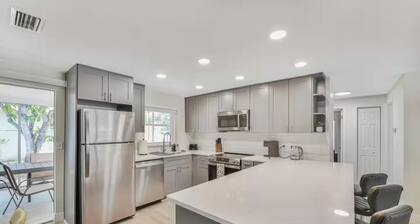Spacious Retreat Near Beach/Park
