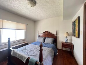 2 bedrooms, iron/ironing board, WiFi, bed sheets