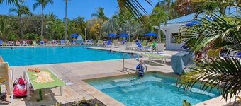 Oceanfront 2BR/2BA Remodeled Condo King + Bunk Room Balcony Views