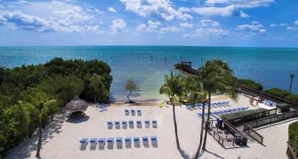 Oceanfront 2BR/2BA Remodeled Condo King + Bunk Room Balcony Views