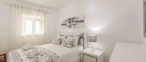 1 bedroom, iron/ironing board, travel cot, free WiFi