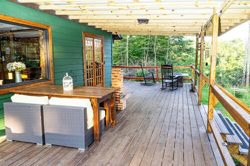 Private 3 Bed Lodge 1 mile from Blue Ridge Highway