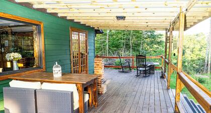 Private 3 Bed Lodge 1 mile from Blue Ridge Highway