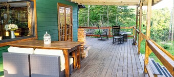 Private 3 Bed Lodge 1 mile from Blue Ridge Highway
