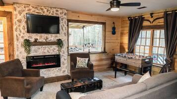 TV connectée, cheminée, baby-foot