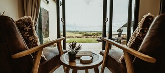 Cosy countryside Chalet with log burner and hot tub.
