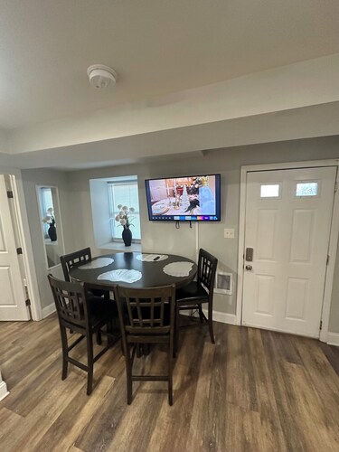 Beautiful & Comfortable Place 2 bed 1 bath with WiFi, AC