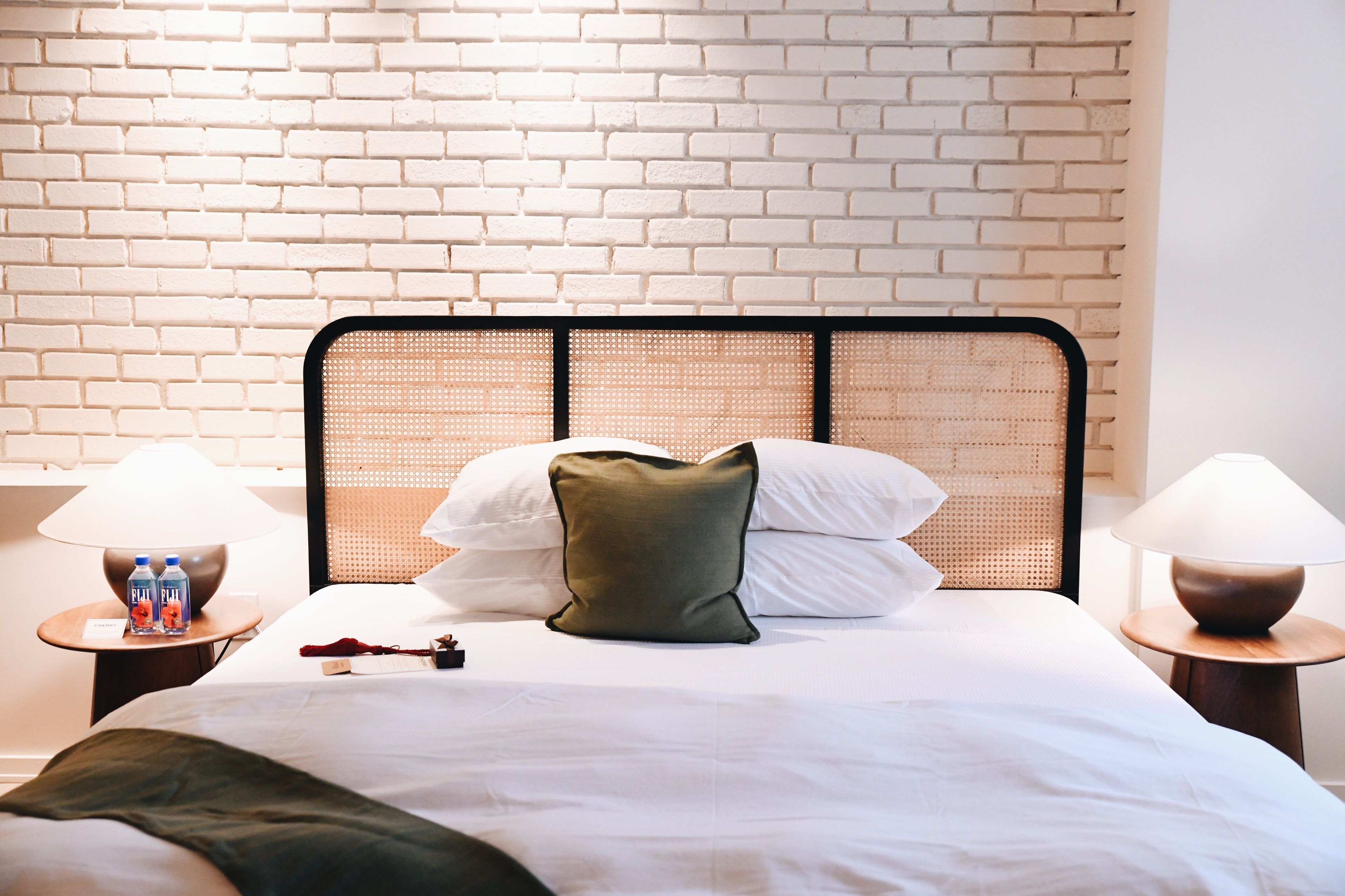 Cortinas blackout, tabla de planchar con plancha y wifi gratis 