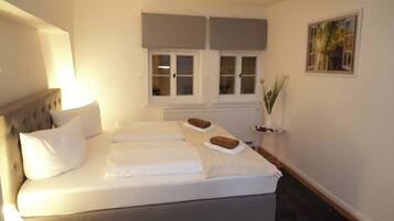 2 makuuhuonetta, silitysrauta/-lauta, Wi-Fi, vuodevaatteet