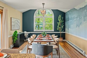 Dining - Theater Room + HotTub + Fire Pit + Game Room (Long Pond)