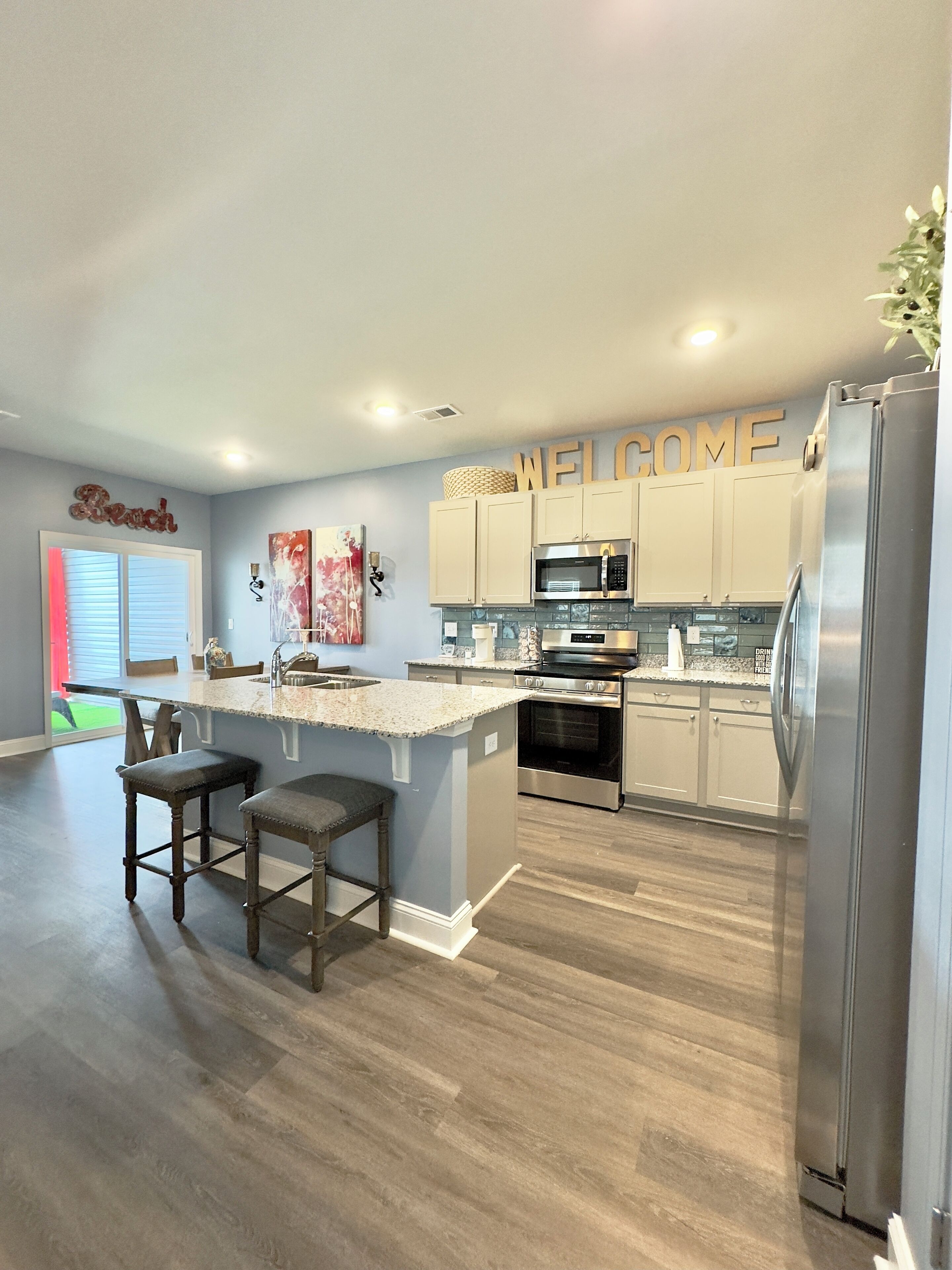 雪櫃、微波爐、焗爐、爐具