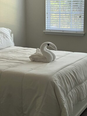 2 bedrooms, iron/ironing board, WiFi, bed sheets