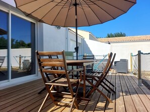 Outdoor dining - Regarding a WITHDRAWN LISTING: BEAUTIFUL 3-STAR-RATED HOUSE IN LA COTINIERE (Saint-Pierre D Oleron)