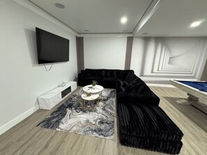 Smart TV, caminetto