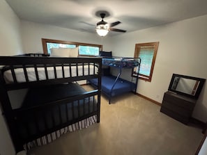 4 chambres, fer et planche à repasser, Wi-Fi, draps fournis