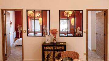 2 chambres, fer et planche à repasser, Wi-Fi, draps fournis