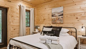 3 soverom, strykejern/-brett, reiseseng for barn og wi-fi (inkludert)