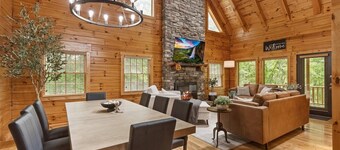 Trails End Cabin- Sauna, Arcade, Hot Tub, Firepit, less than 8 mile to all attractions/hikes