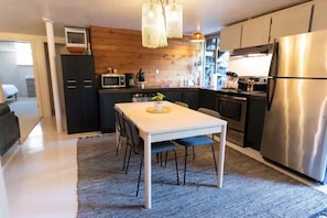 Microonde, forno, piano cottura, lavastoviglie