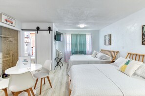 Economy Double Room | Laptop workspace, free WiFi, bed sheets