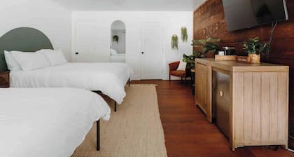 Packwood's Woodsy Room
