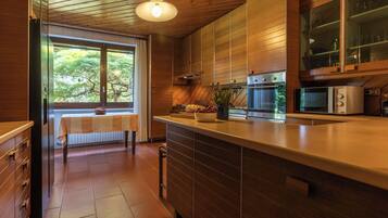 Frigorifero, forno, piano cottura