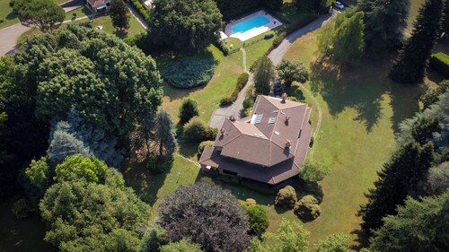 Villa La Fortezza - Six Bedroom Villa, Sleeps 12