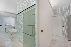 2 bedrooms, bed sheets
