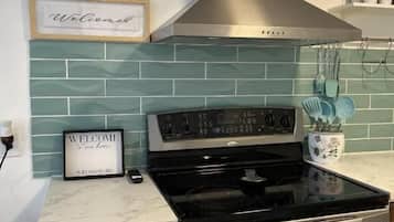 Standard House, 2 Bedrooms, Kitchen, Ground Floor | Private kitchen | Electric kettle