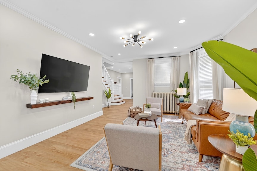 Rare 10br Near Downtown Boston Private Parking, Backyard & Walk To Train - Quincy