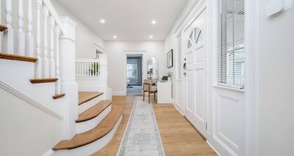 Spacious 10 BR 2 units duplex style near train to Downtown