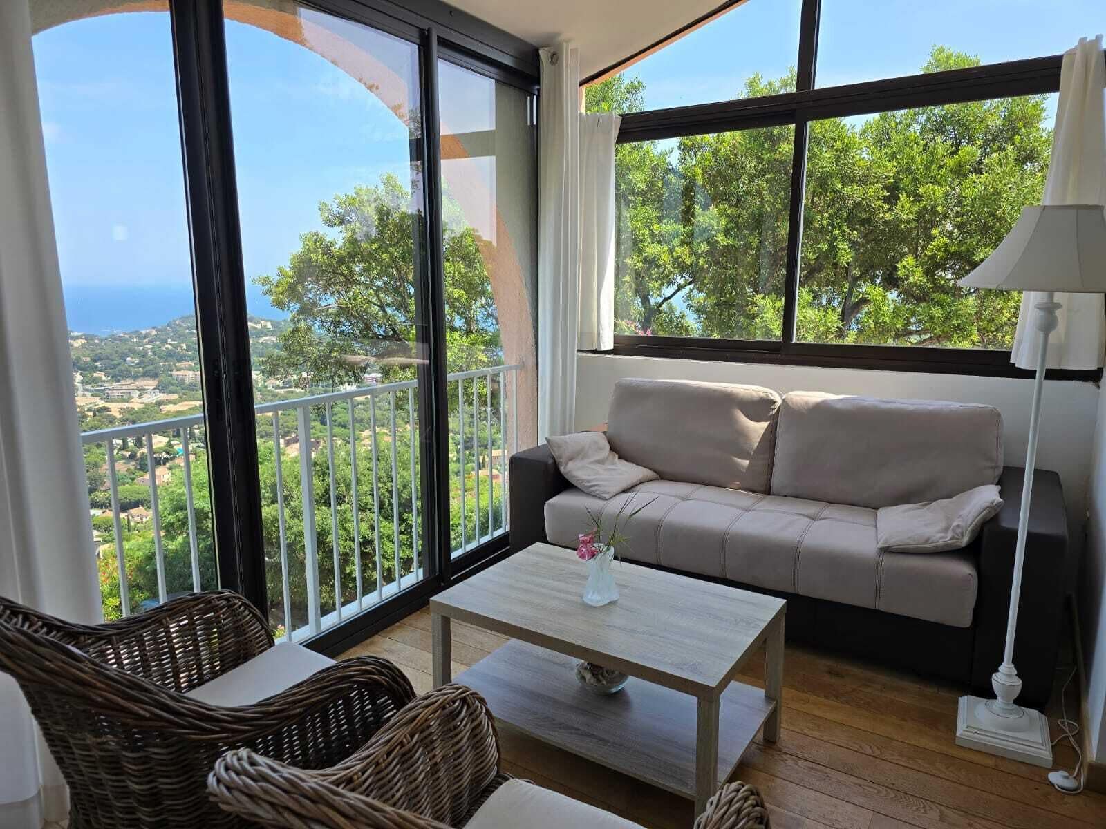 Air-conditioned House With Spectacular Sea View, 2 Bedrooms, Garden, Swimming Pool. - Cavalaire-sur-Mer