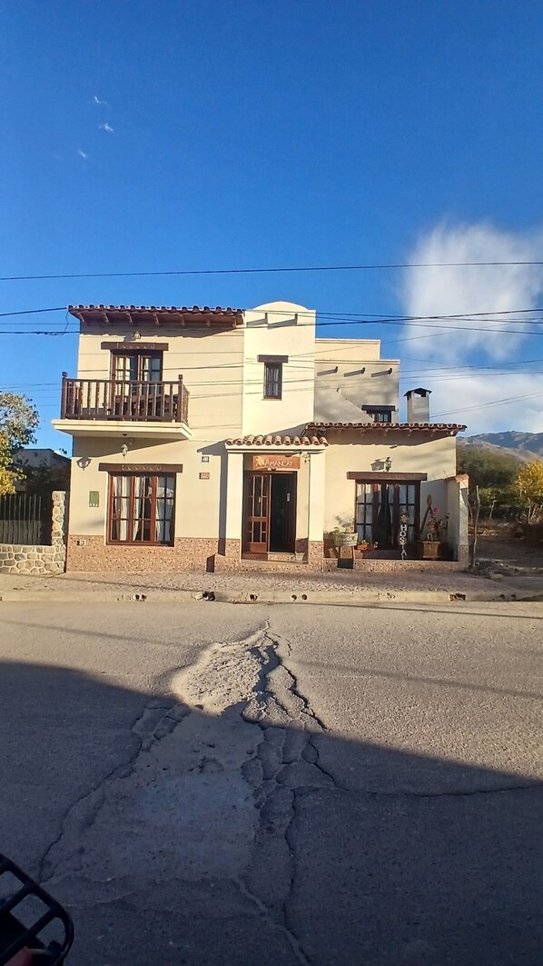 Front of property - Hostal amancay (Cafayate)
