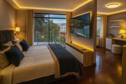 Fast Wifi, Jacuzzi, washer & dryer, bbq, 4br, High Security, stylishly designed