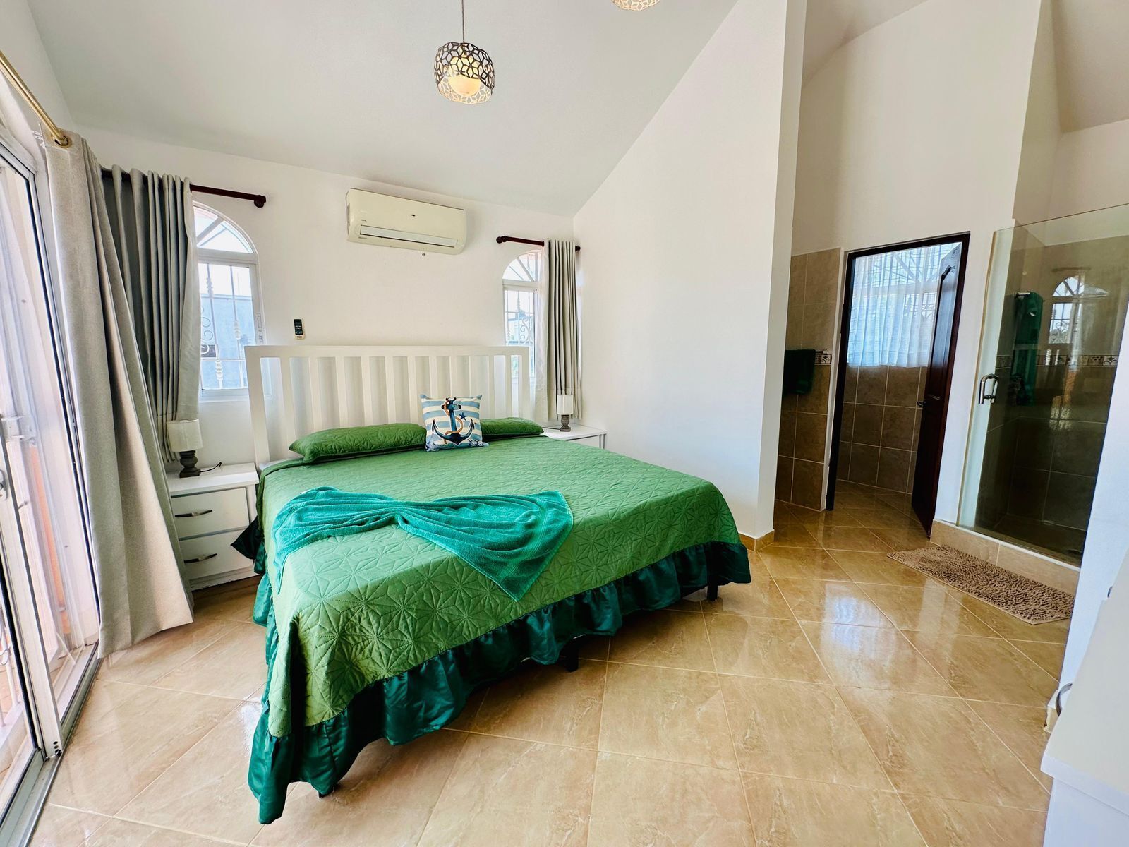 4 bedrooms, WiFi, bed sheets