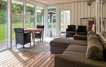 2 bedroom cozy home in Farsø