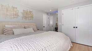 5 habitaciones, tabla de planchar con plancha, wifi y ropa de cama 