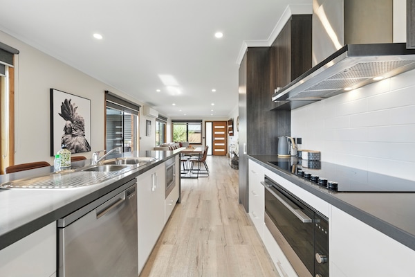 Comfort House, Bay View | Private kitchen