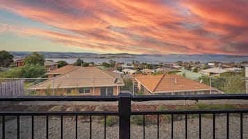 Comfort-hus - udsigt til bugt | Udsigt fra balkon