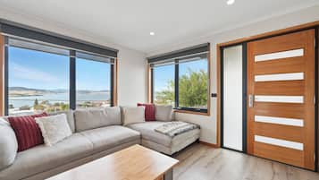 Comfort House, Bay View | Living area