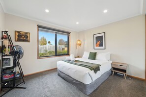 Comfort House, Bay View | In-room safe, individually decorated, individually furnished - Timbermill House - 2 Bedrooms (Midway Point)
