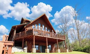 Exterior - Rim Shoals River Cabin - private boat dock, walk-in fishing access sleeps 14 (Mountain Home)