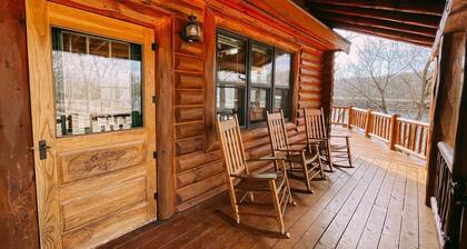 Rim Shoals River Cabin - private boat dock, walk-in fishing access sleeps 14