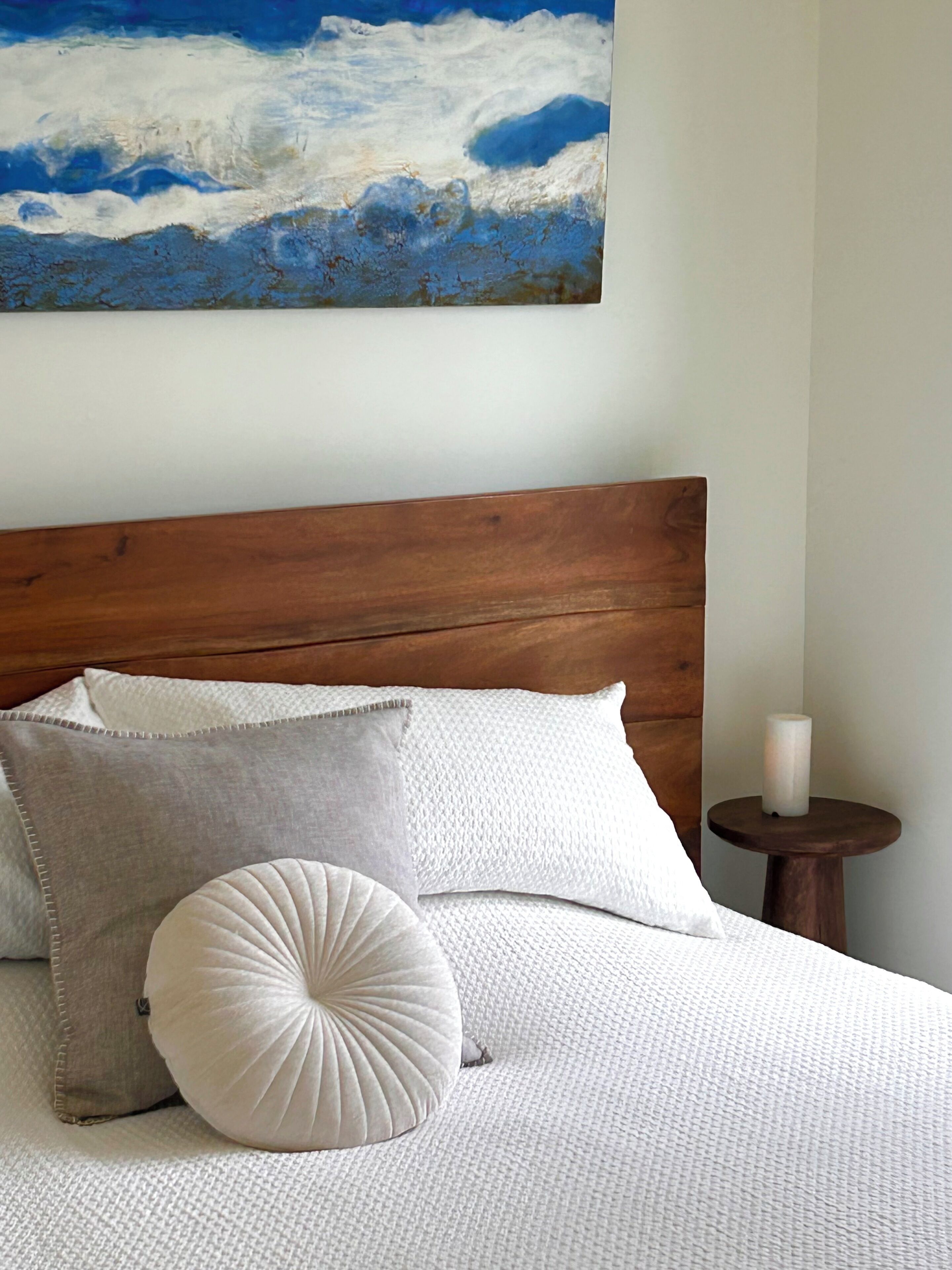 2 bedrooms, iron/ironing board, travel crib, WiFi (free)