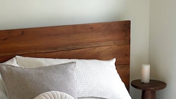 2 bedrooms, iron/ironing board, travel crib, WiFi (free)