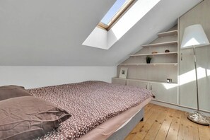 2 bedrooms, iron/ironing board, WiFi, bed sheets - Vilnius Old Town Amber Penthouse (self check-in) (Vilnius)